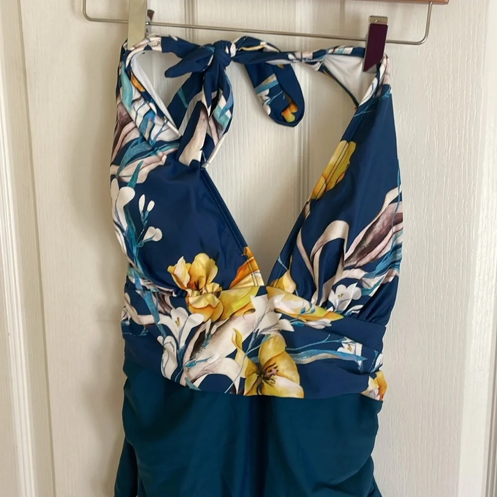 Cupshe Vibrant Blue and Yellow Halter built in Bra One Piece Swimsuit Size L - Picture 3 of 7